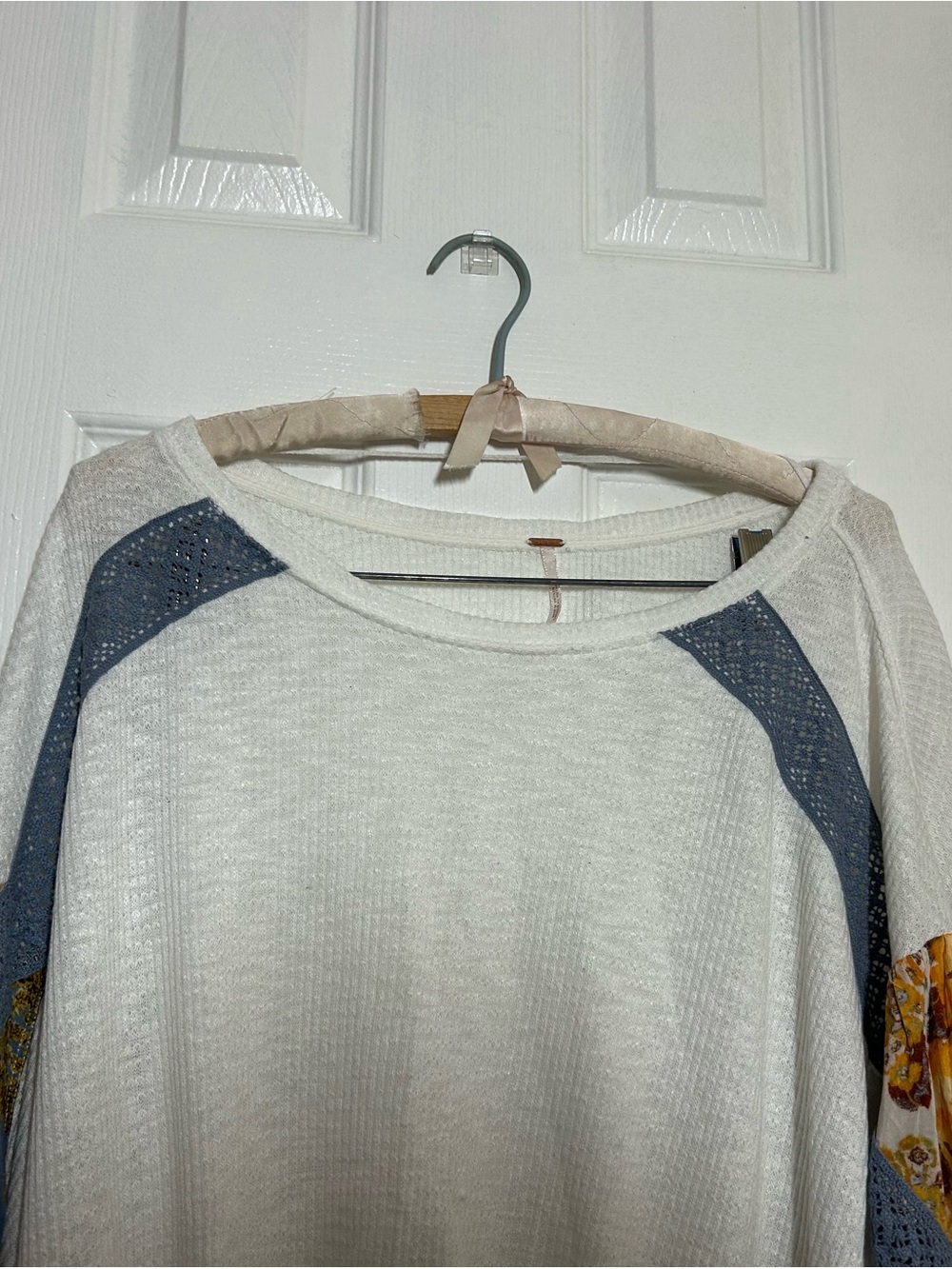 Free People Cream Pullover with Blue and Mustard Floral Patchwork Sleeves Boho - Picture 3 of 12